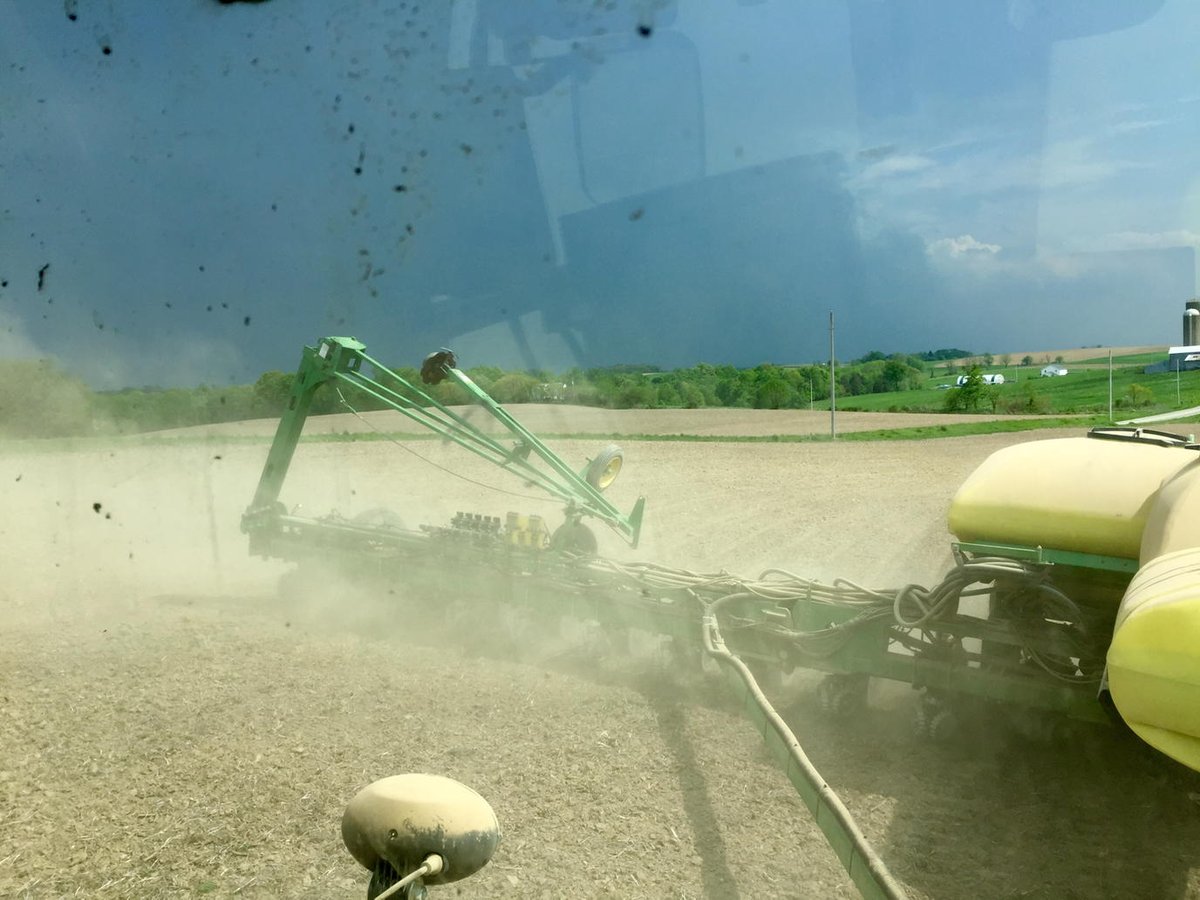 LoderFarms's tweet image. Looks like we&apos;re about to get rained out