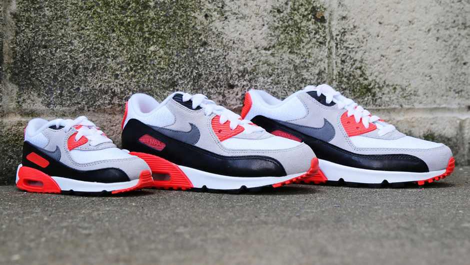 Twenty3miles's tweet photo. Nike will be releasing the Air Max 90 "Infrared" in all sizes http://t.co/hKYHAYf1JS http://t.co/LUg788daoP