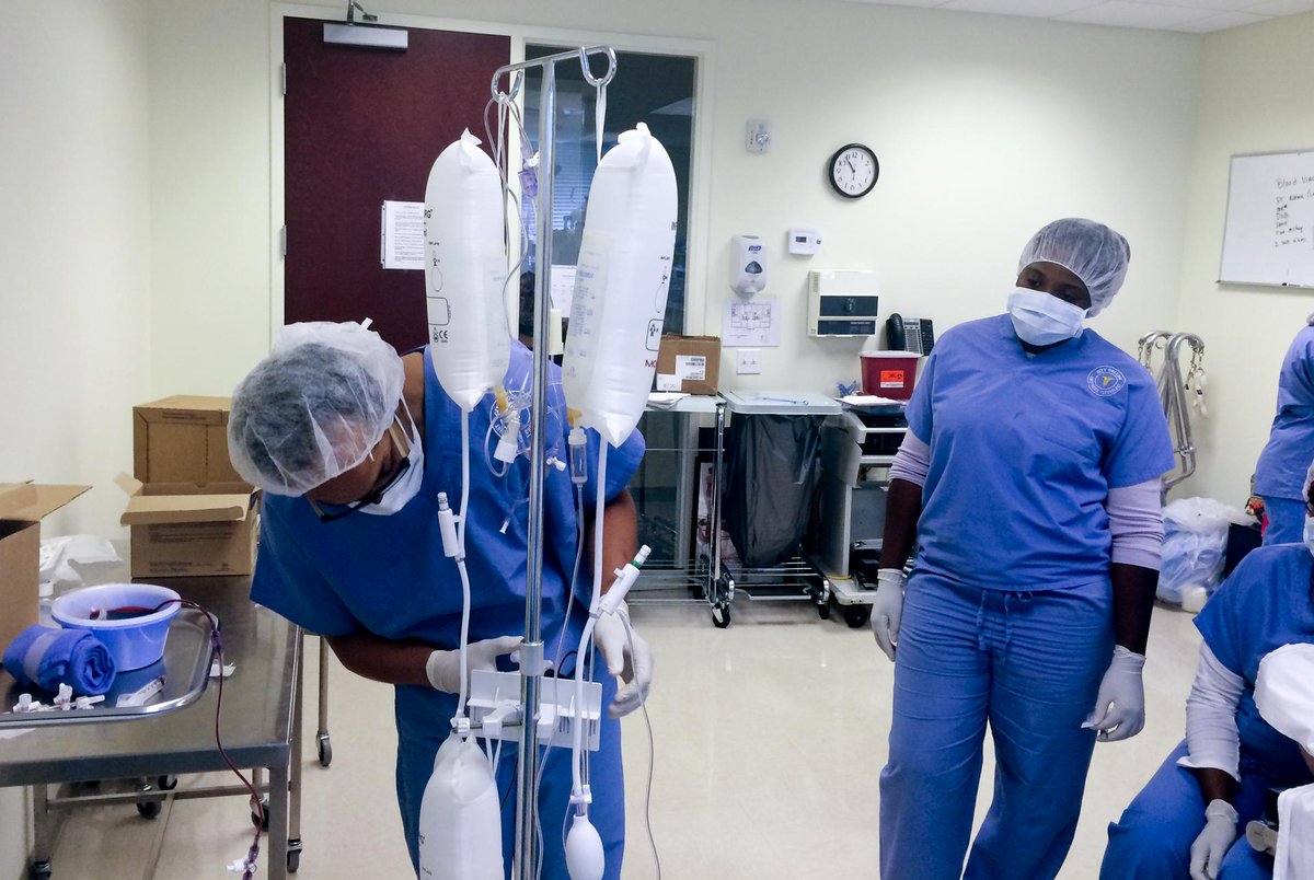 CityCollegeORL's tweet photo. #AnesthesiaTechnology students practicing Invasive Lines in the lab #AnesthesiaTech #TrainingDay #citycollege http://t.co/P5GRFUyUDR