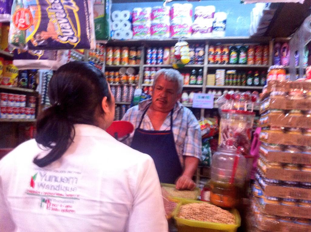 YunuemW's tweet photo. Los locatarios del mercado "Reforma B" no pueden vivir con miedo a los asaltos, se requieren videocámaras funcionales http://t.co/UzUsDQJInX