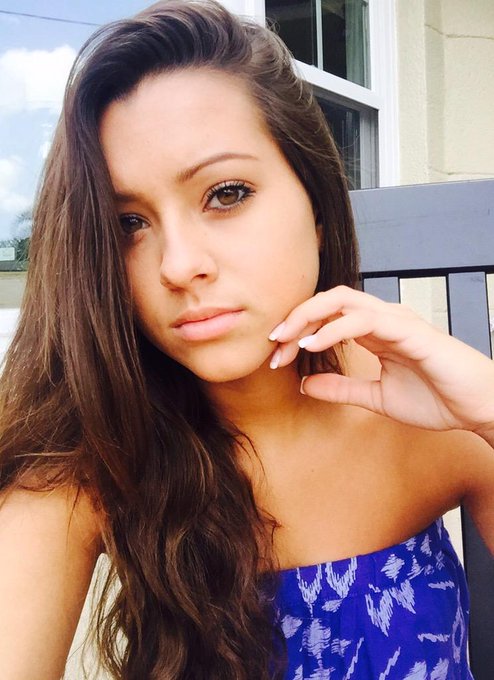 Watch Whit's leaked NSFW photo on TwXstars