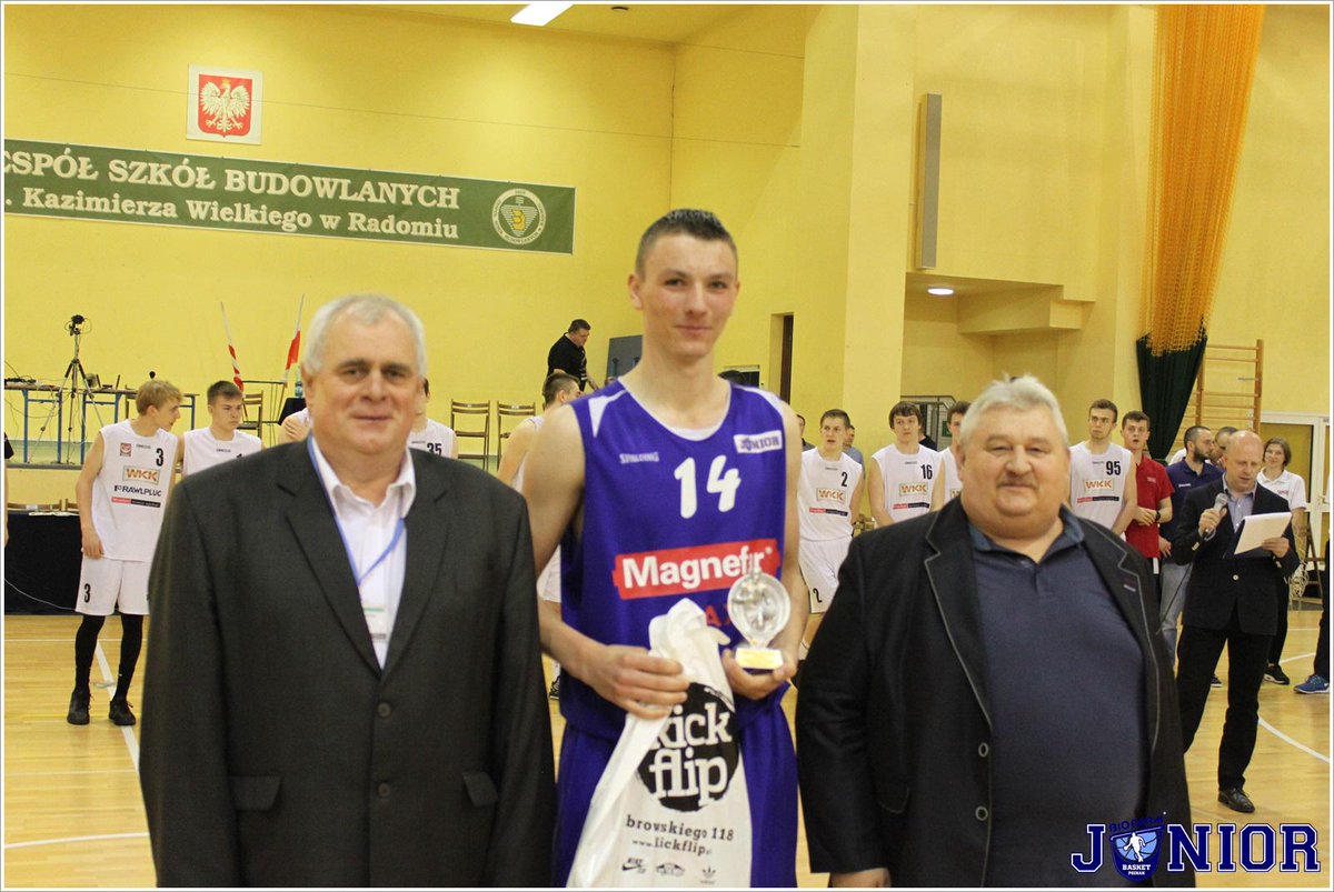 basketpoznan's tweet photo. Mikołaj Kurpisz (@AjKurpisz) - Najlepszy zawodnik drużyny #BBJP na turnieju Mistrzostw Polski Juniorów U18 :)
#U18PL http://t.co/9Y9TpOeA11