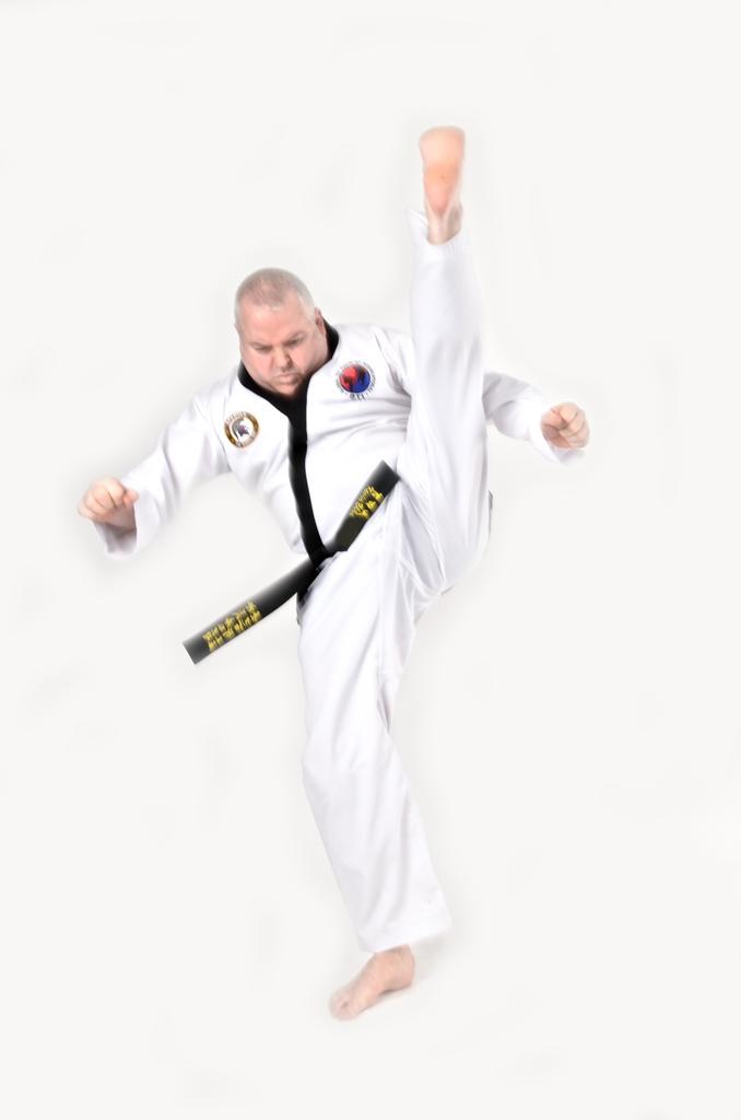 SpartanTkd's tweet photo. Downward kick! #itf #Taekwondo http://t.co/7j6p6NrzXu