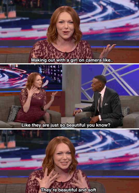 chandlerbingsx's tweet image. @LauraPrepon 😏