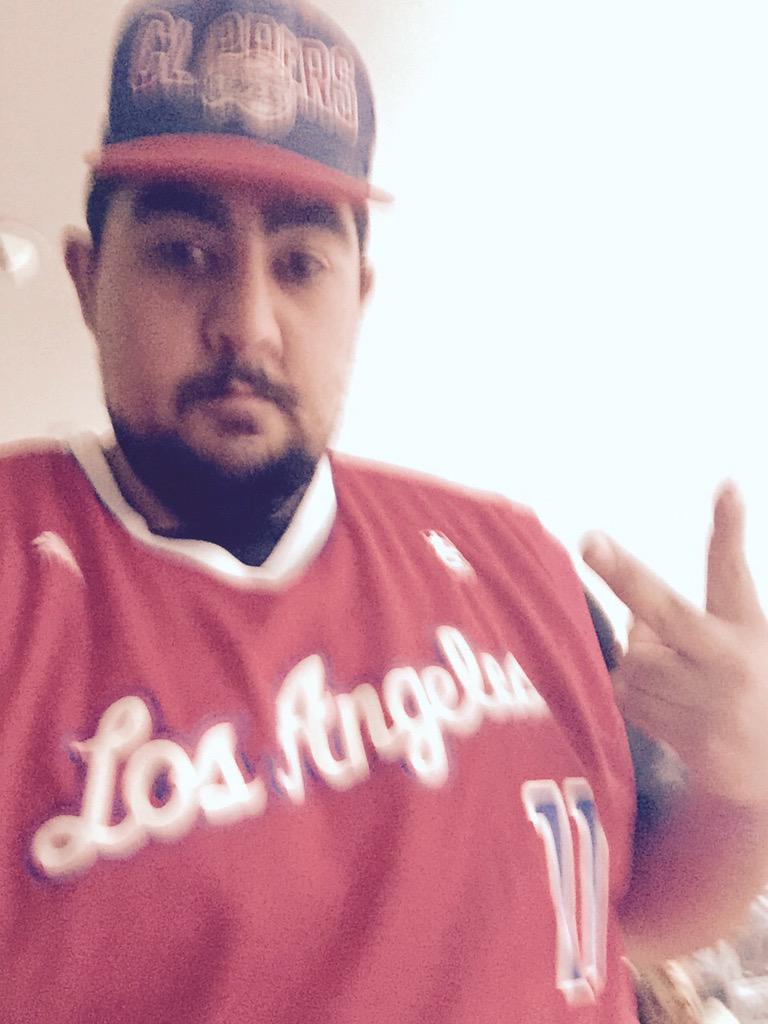 BIGARMEN's tweet photo. @JCrossover lets get it bro I'm a big time fan of you love your game keep ballin lets get the title http://t.co/Yv5UrNb6vm