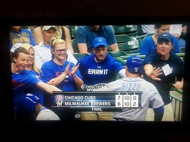 RizzoFoundation's tweet image. ICYMI - @ARizzo44 hi fived cancer warrior Dom DeMichele after HR #6 @cubs @Brewers #DomStrong atmlb.com/1PvP2cB