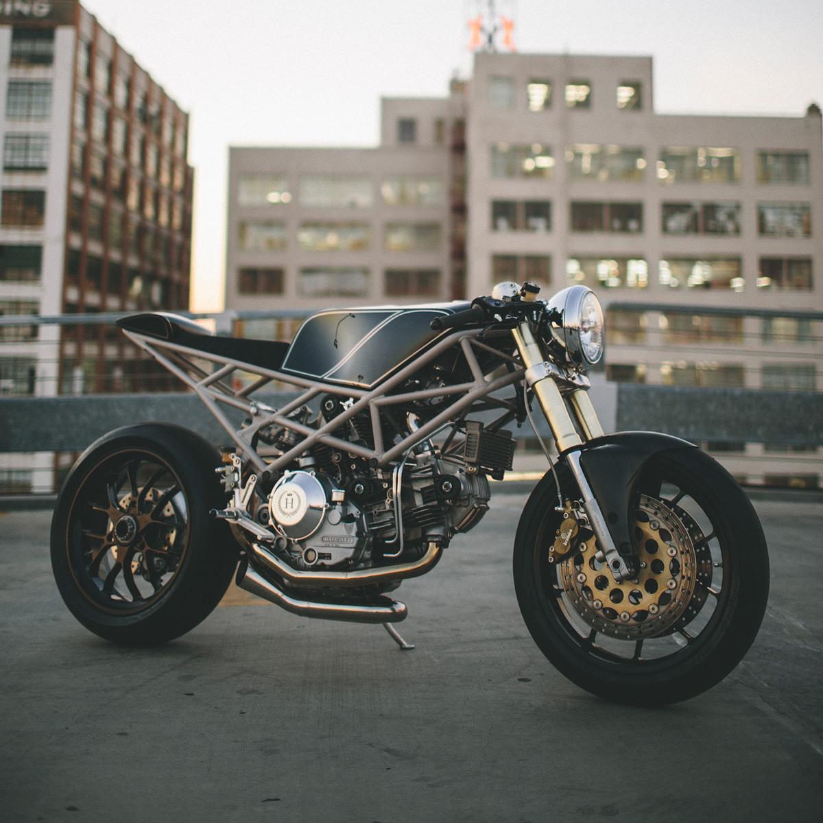 ironandair tweet picture