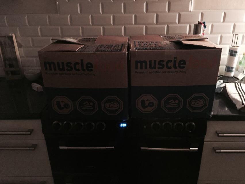 Metafunktion's tweet photo. @MuscleFoodUK bossin it again, can't wait to get stuck into this lot. #TweetYourMeat http://t.co/aDkHsXOdzW