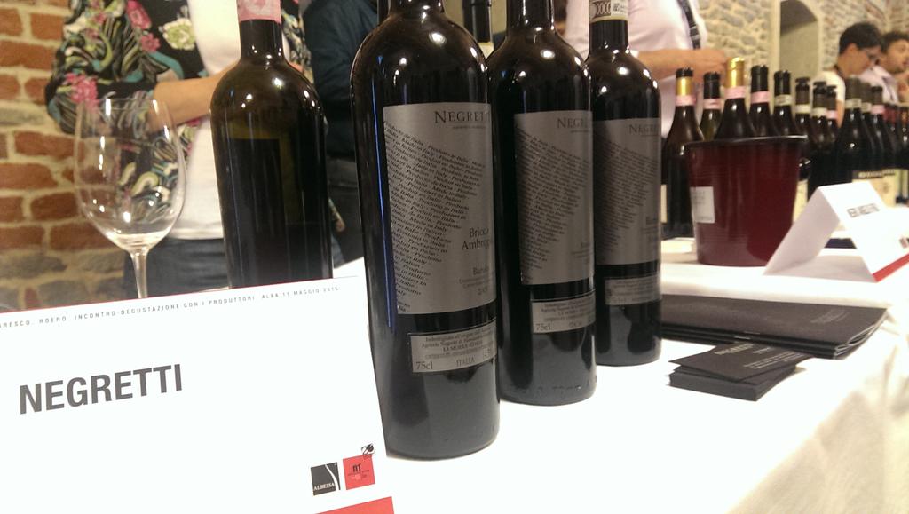 negrettivini's tweet photo. Retrospettiva 2005 #nebbioloprima #negretti #lamorra #langastyle #cantinecalissano enjoy!! http://t.co/4sbbehoLbD
