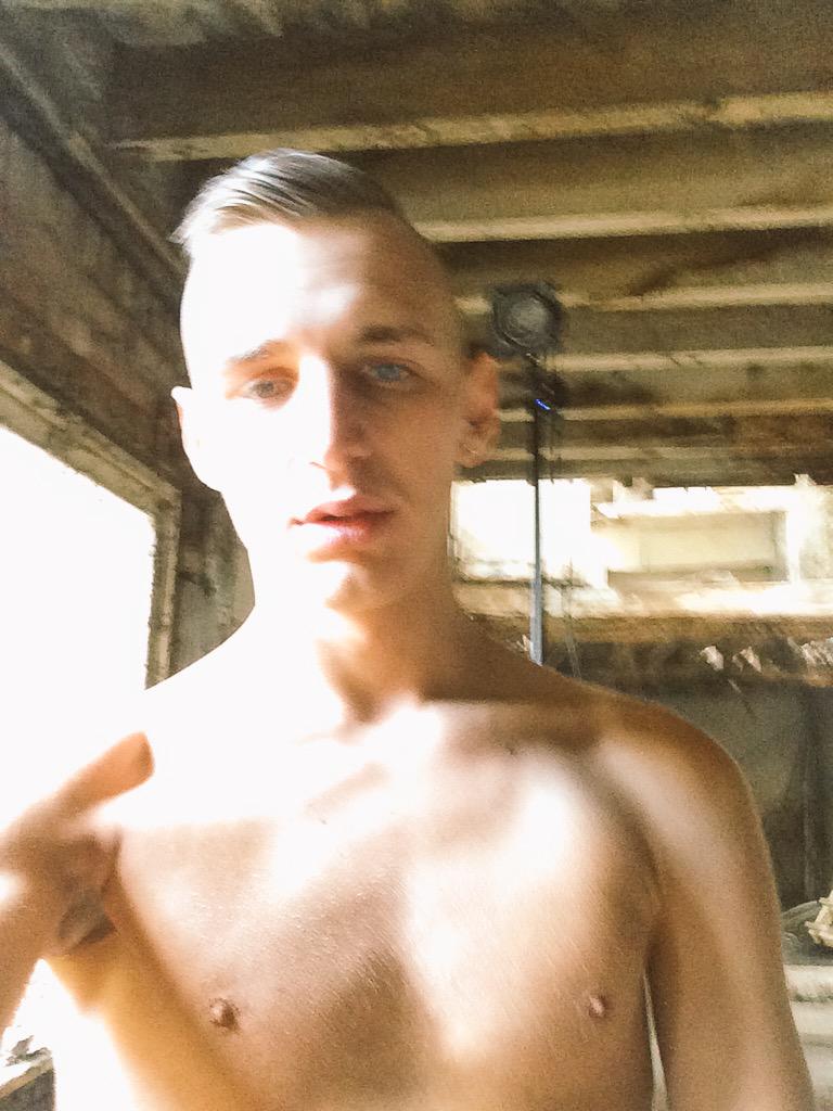 2 pic. Live from set @YoungBastardsUK #LetsGetFucked http://t.co/4TlOlI71ig