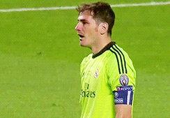 CR7HalaMadrid_'s tweet photo. Muchos critican los errores de Iker, pero que no se les olvide cuantas veces nos salvo. ¡Madridismo puro! #GrandeIker http://t.co/XPAZxeLGzP