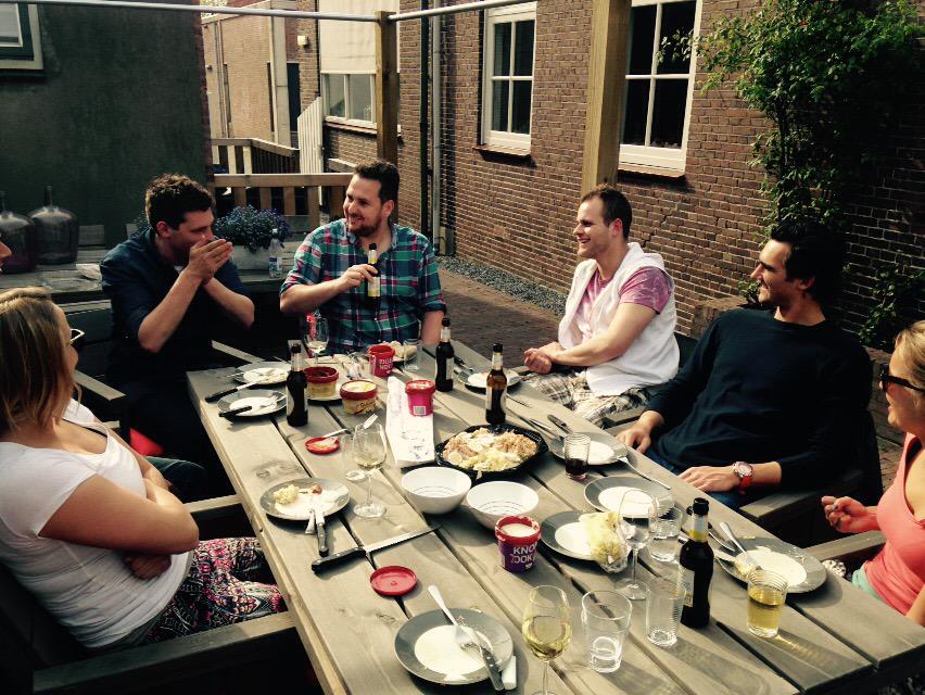 Gertjan_deVogel's tweet photo. Heerlijk #bbq @vrwelzijn #nainspanningkomtontspanning http://t.co/Yi8UoY3yC9