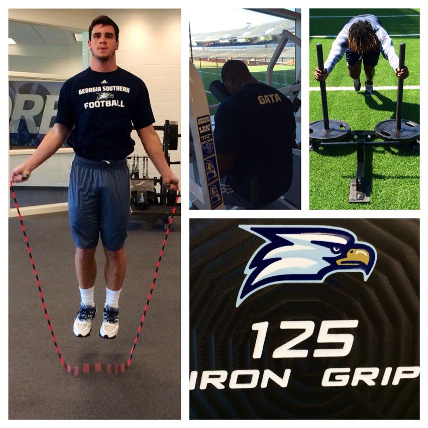 CoachKyleSpeer's tweet photo. 20 Days, 17 Hours, & 17 Minutes Until S.A.D.Time Is Over! #GATA #SomeWon'tWait #HAW http://t.co/Alaq5BfHtP