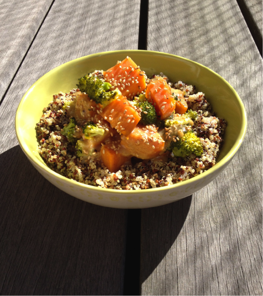Het nieuwe recept v/d week staat nu online op quinoatips.nl! #Quinoa met zoete aardappel en broccoli, mmmm!