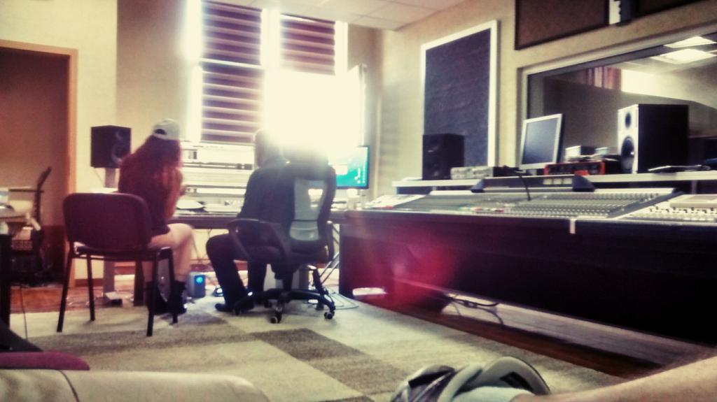 JetoniTBA's tweet photo. Wrkin wit NaimKrasniqi for a very special event @anakabashi http://t.co/CZDLBB6RRz
