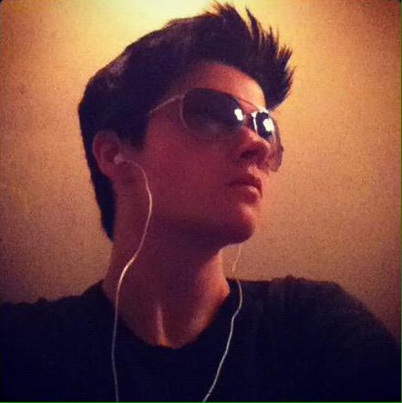 ZacZacevans's tweet photo. Partay!!! 😍 http://t.co/Yqs6zsbzCq