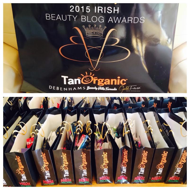 IBeautyBAwards's tweet image. Here's a sneak pic of @BblogAwards 2015 goody bags, jam packed with beauty products xx #NineDaysToGo #SaveTheDate