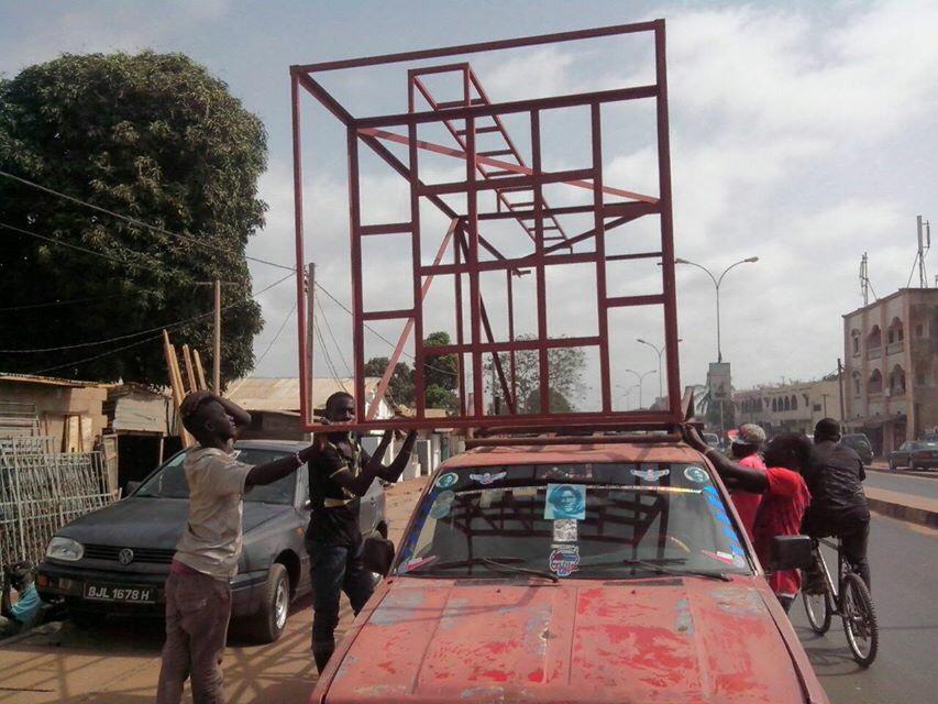 ModouHub's tweet photo. The water tower is being raised!! @RotHfxHarbour @AerobicsFirst @SparkBrainBikes @TymDeal http://t.co/CaYKFKZrPn