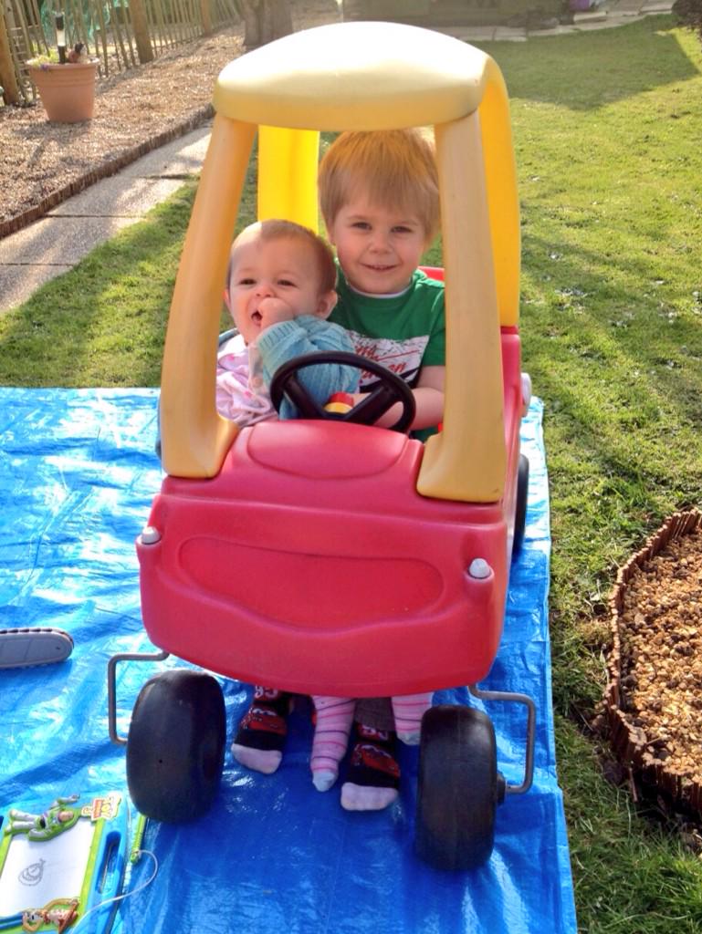 nikolax's tweet photo. These two are my proudest achievement. Nothing compares to being a parent ❤️😘 http://t.co/HQhh2DYoY5