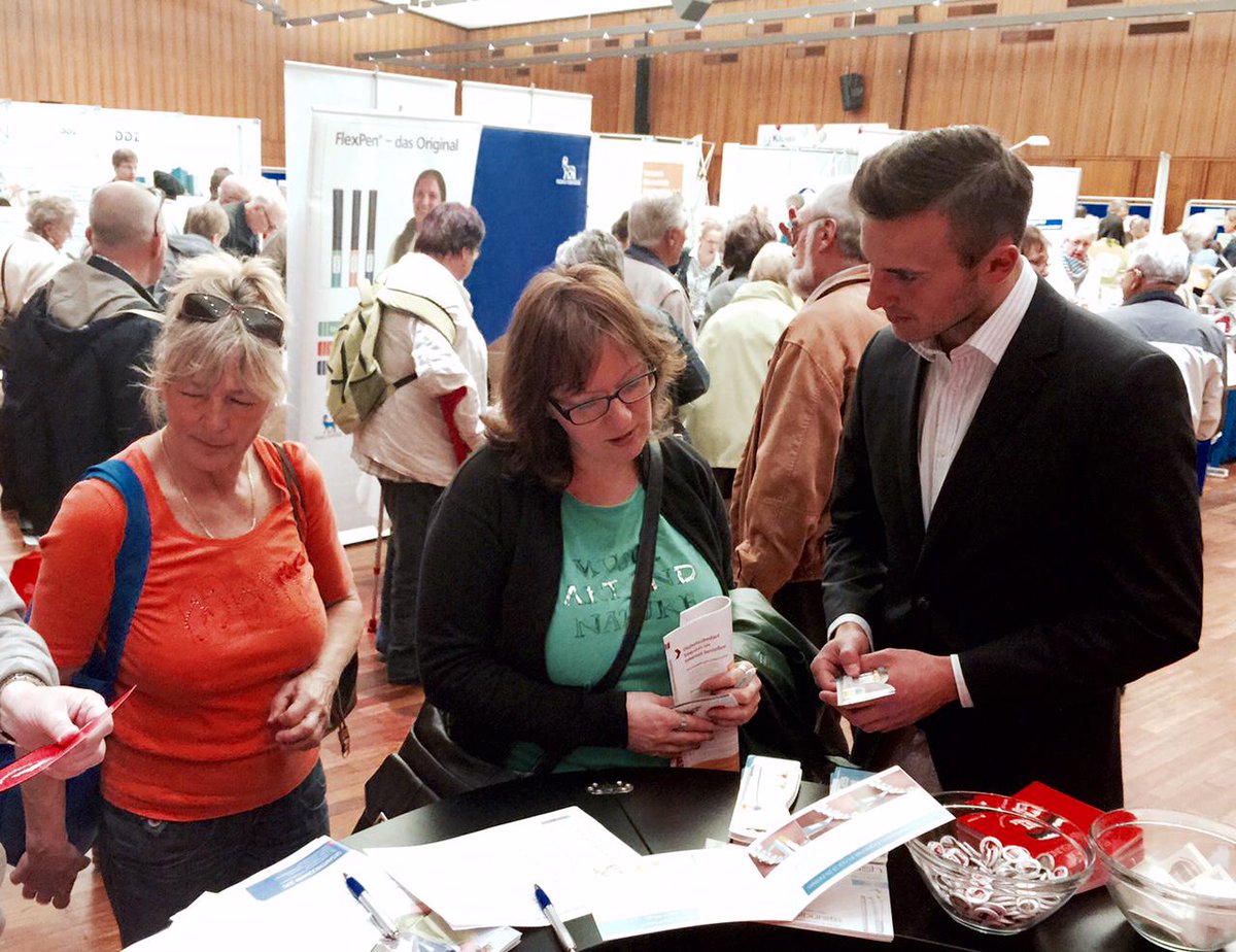 Hello_Wingbrush's tweet photo. Hier findet Ihr eine Impression zum erfolgreichen Diabetikertag 2015 in Köln.
Vielen Dank an die PraxisHochschule! http://t.co/odEHPP8adI