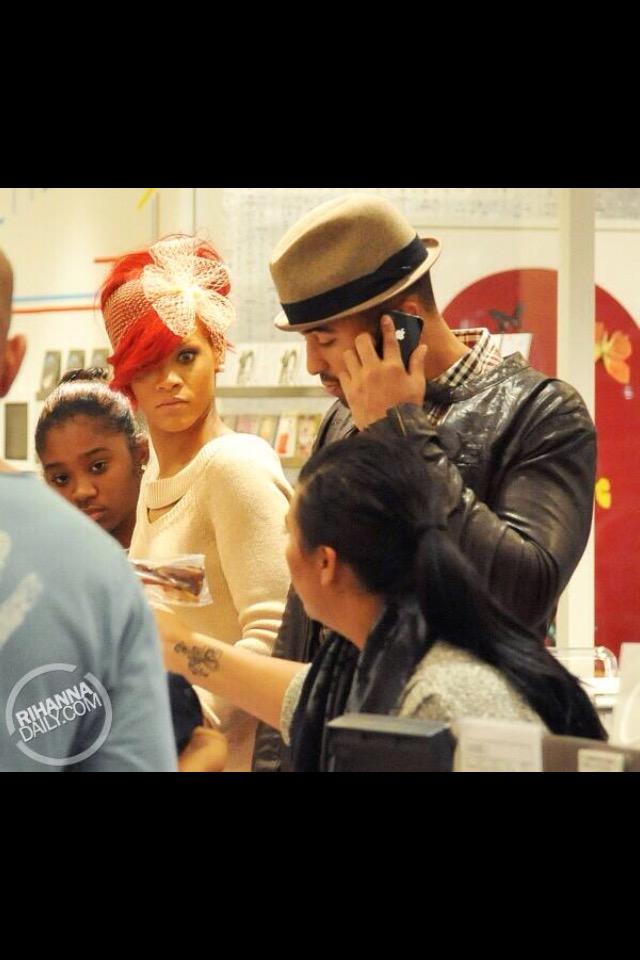 make_upporn's tweet photo. When you check how much money you just spent on makeup 👌😂 http://t.co/tR831HD6a1