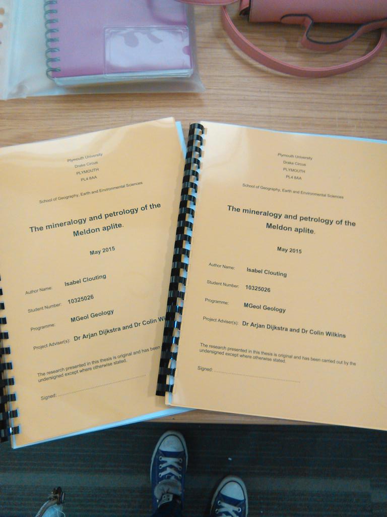 IsabelClouting's tweet image. 4 months and 10,000 words later the MGeol thesis is in! :) @EarthSciPlymUni #4yearsfinished #TeamMGol