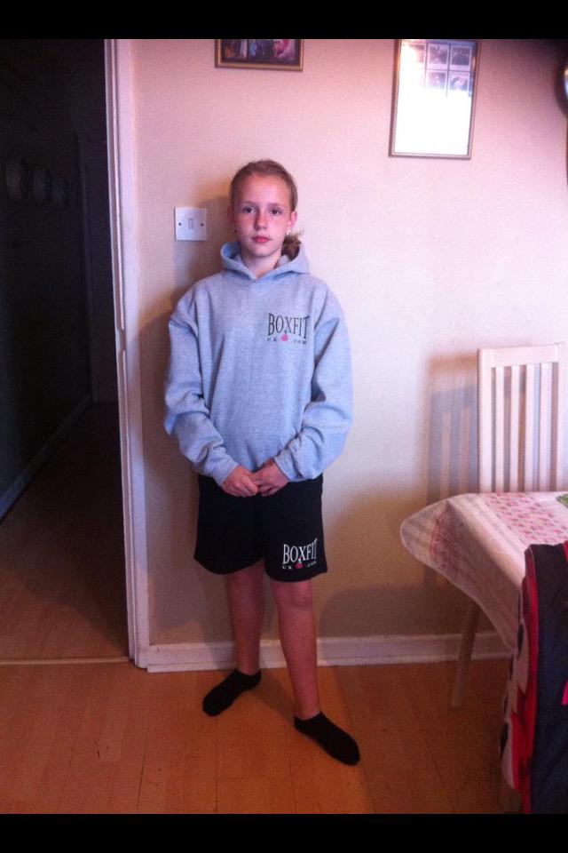 katielane2003's tweet photo. Loving my prizes from @boxfituk thank u so much....#champion👍👍👍😃😃😃 http://t.co/rPLk6fGGrn