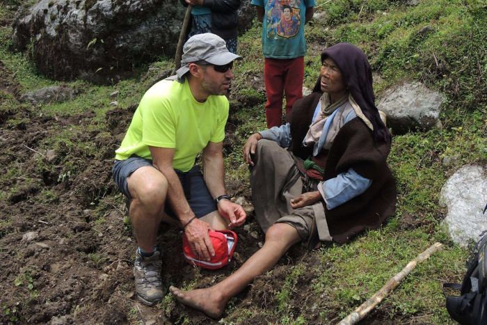 2 weeks on, 8000+ lives lost, Nepal's remote villages remain helpless ow.ly/MOlVI #NepalQuake