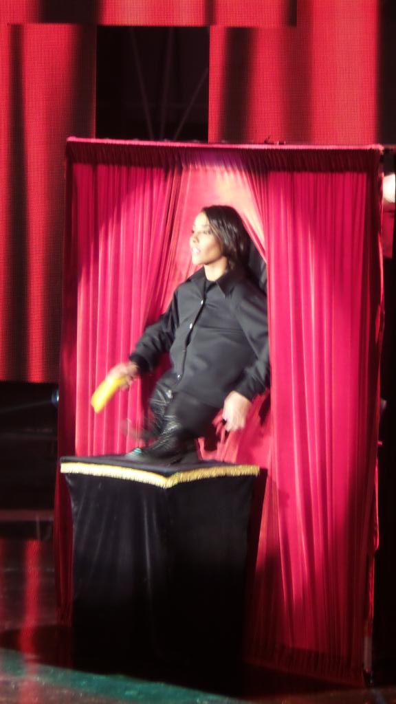 SipuofareRai's tweet image. #SiPuoFare #live @JulyMoreira82 si è appena esibita in #VisualComedy. Sará piaciuta?