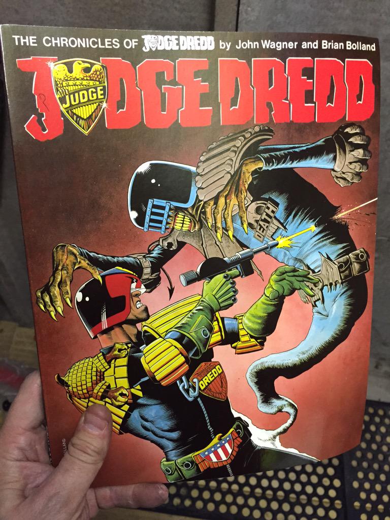 garyerskine's tweet photo. Dredd #firstprints 1981 http://t.co/jsgKTYkXLs