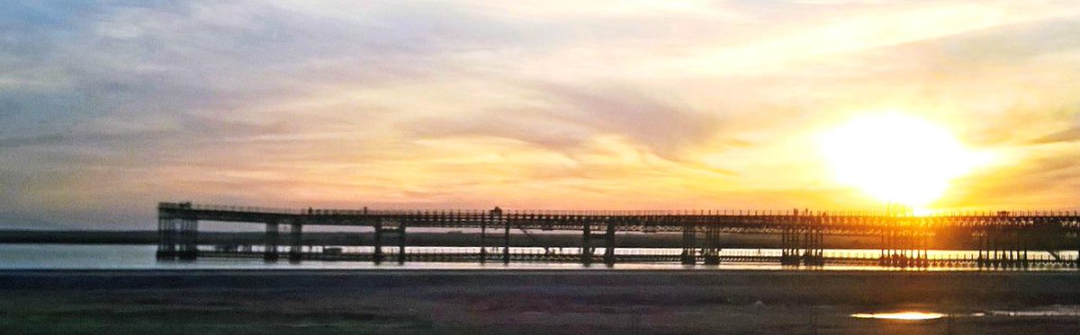 HuelvaSi's tweet photo. ¿Conoces la historia del muelle de #RioTinto? ¡Puedes echarle un vistazo a nuestro post! https://t.co/AN9esMPkKP http://t.co/c2nCCTCdjQ