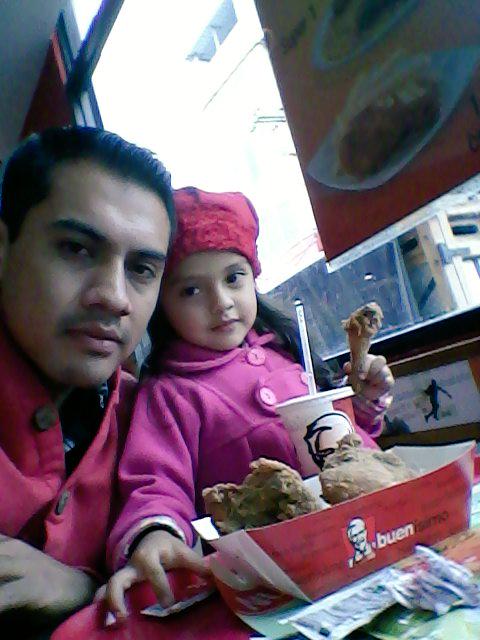 paca_jaime's tweet photo. Una cita romantica con mi amor chiquito... http://t.co/cUFBrQh4sn