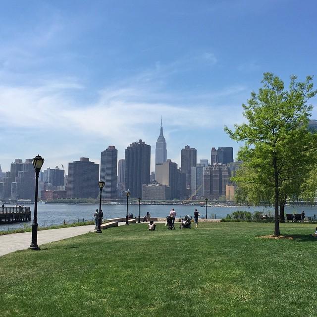 RinconesNY's tweet photo. RT si te gustaría hacer un picnic con estas fantásticas vistas al skyline de #NYC http://t.co/3ptgsrdthk