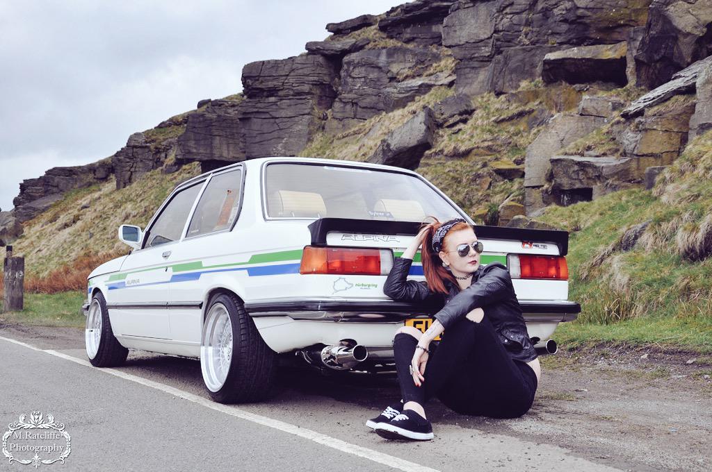 MatthewRatclif3's tweet photo. One from yesterdays shoot with the gorgeous Chelsea &amp; this amazing #Alpina. #BMW #classic #ModelMonday #cars #model http://t.co/7iP3g5rNd5