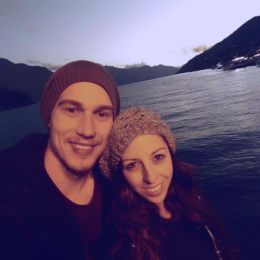MaryAthans's tweet photo. Queenstown nights ❤️ #NewZealand #LakeWakatipu http://t.co/d0yabS44eA