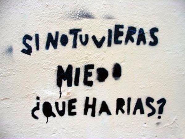 EATZ_mx's tweet photo. Tres años y seguimos #EnPieDeLucha

Yo Sigo siendo #YoSoy132 #NoMasPoderAlPoder #M11

@rexiste @ArtistasAliados http://t.co/Ye2TF2XckJ