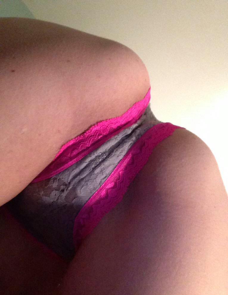 AsianGirlsBlack's tweet photo. a naughty pussy shot pic for u boys to enjoy #asianbotty #asiangirls #teamblackboysONLY #teaminteracial http://t.co/H1AtbEwNbt