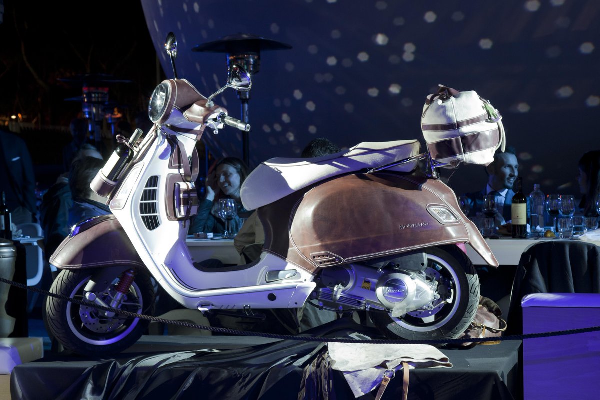 CotarellaFamily's tweet photo. @ValeriaMoschet @Vespa_Official E la #Vespa rivestita in #CuoioUbriaco?...l'abbiamo giusto presentata agli #IBI14. http://t.co/iePGEgymVd