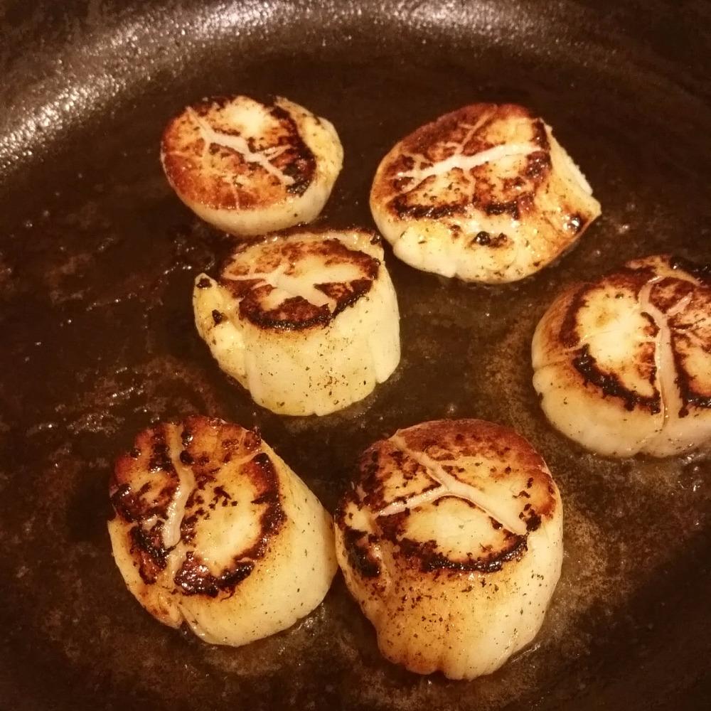 ChefHandler's tweet photo. Fresh pan seared Sea Scallops with no salt. Let the flavors rule. #chefhandler #hautemess http://t.co/c7Q9Fx9mgy