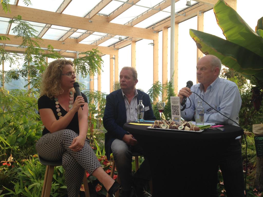 Consugreen's tweet photo. Zeelandbusiness netwerk in tropische @OmniumGoes met @maakdeswitch, duurzaamheid als thema en duurzaam @Mongozobeers http://t.co/8BEOlEKOWC