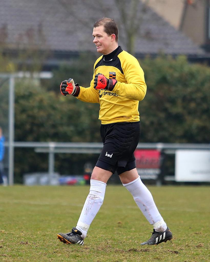 HSSC61's tweet photo. Danny Kruyer, 1e elftal speler &amp; bestuurslid, wordt vrijdag geopereerd. Sterkte &amp; beterschap namens HSSC'61! #HSSC61 http://t.co/a7rntKKLnq