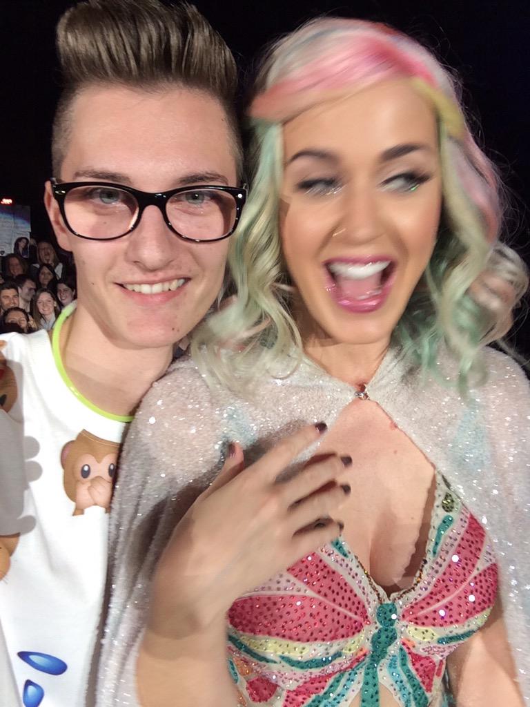 FabianKnopp's tweet photo. when @katyperry loughs during the #selfie #pwt #PrismaticWorldTour #katyperry http://t.co/WUpOdN6IPb