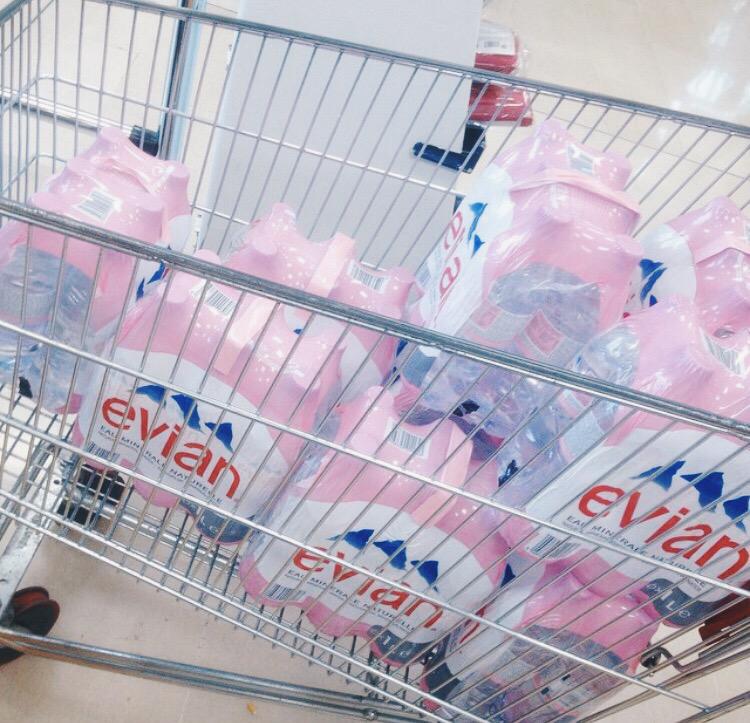 EvianDesign's tweet photo. Found it ! #Evian at #Esselunga http://t.co/10rWZdMYVU