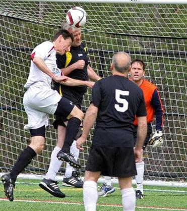 Over-the-Hill Soccer League players passionate about their pitch

bostonglobe.com/metro/regional…