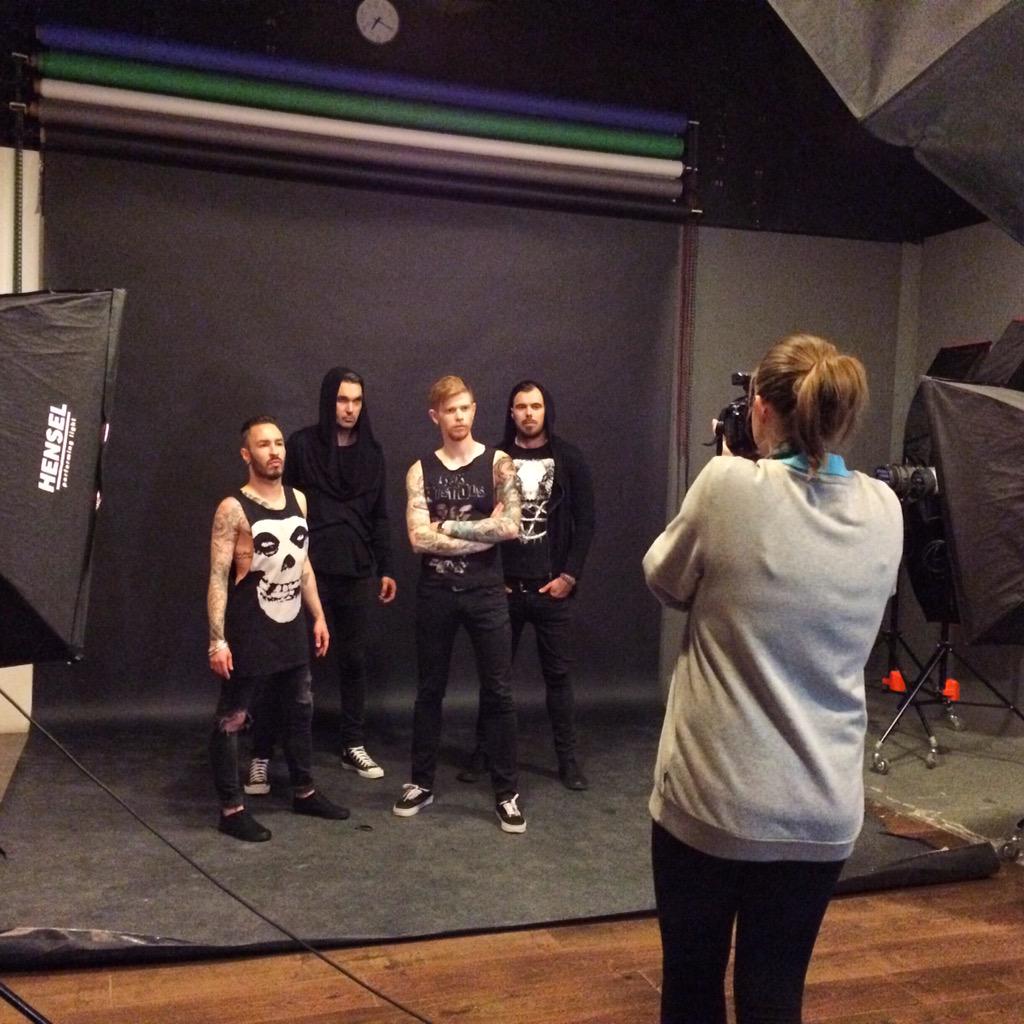 kidosound's tweet photo. Новый фотосет от группы KIDO уже скоро! Отдельная благодарность за мэйк-ап и прически Полине Ситниковой! #kidosound http://t.co/O34NdttXNb