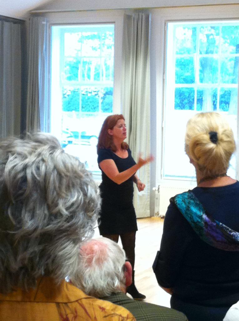 Inspirerende workshop Herma van Piekeren bij de Soroptimisten