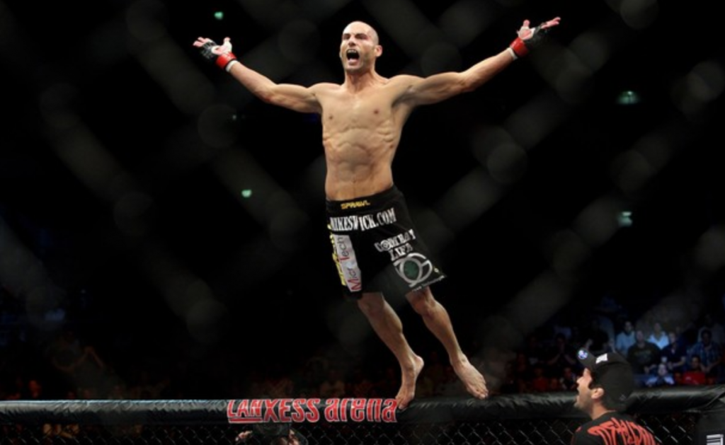 UFCONFOX tweet picture