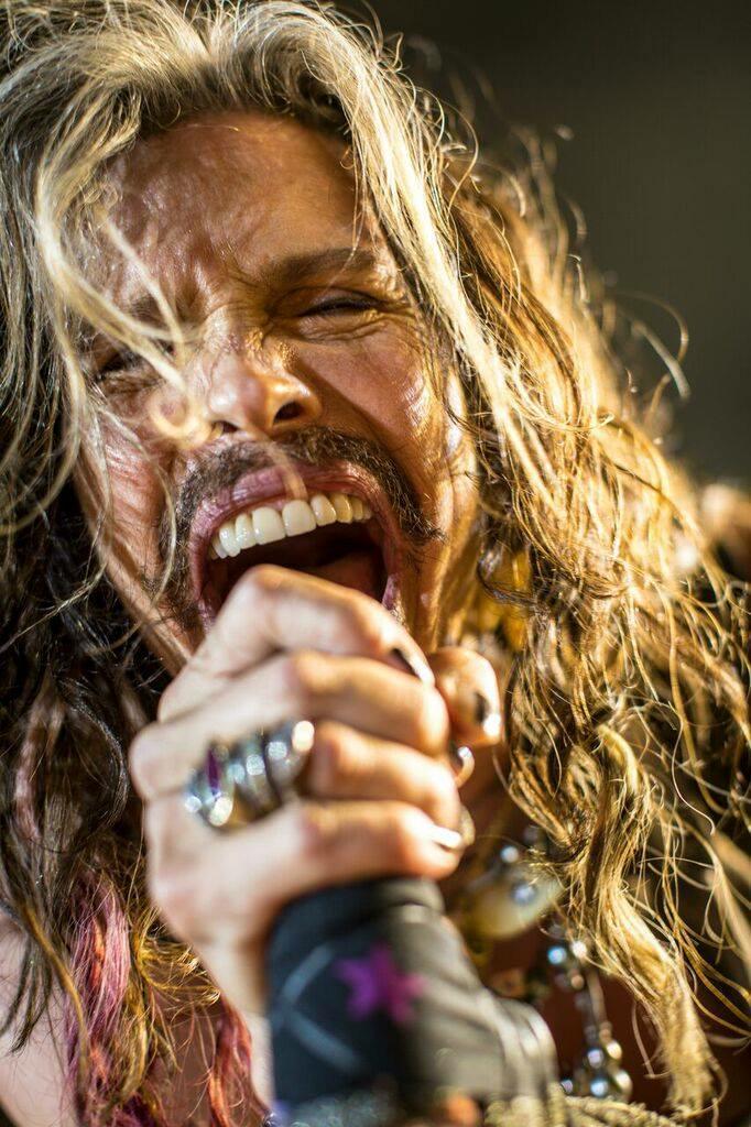 "<a href="/Aerosmith/">Aerosmith</a>: Johnny come lately on a Saturday night Singin' how de do!

-Lick And A Promise "