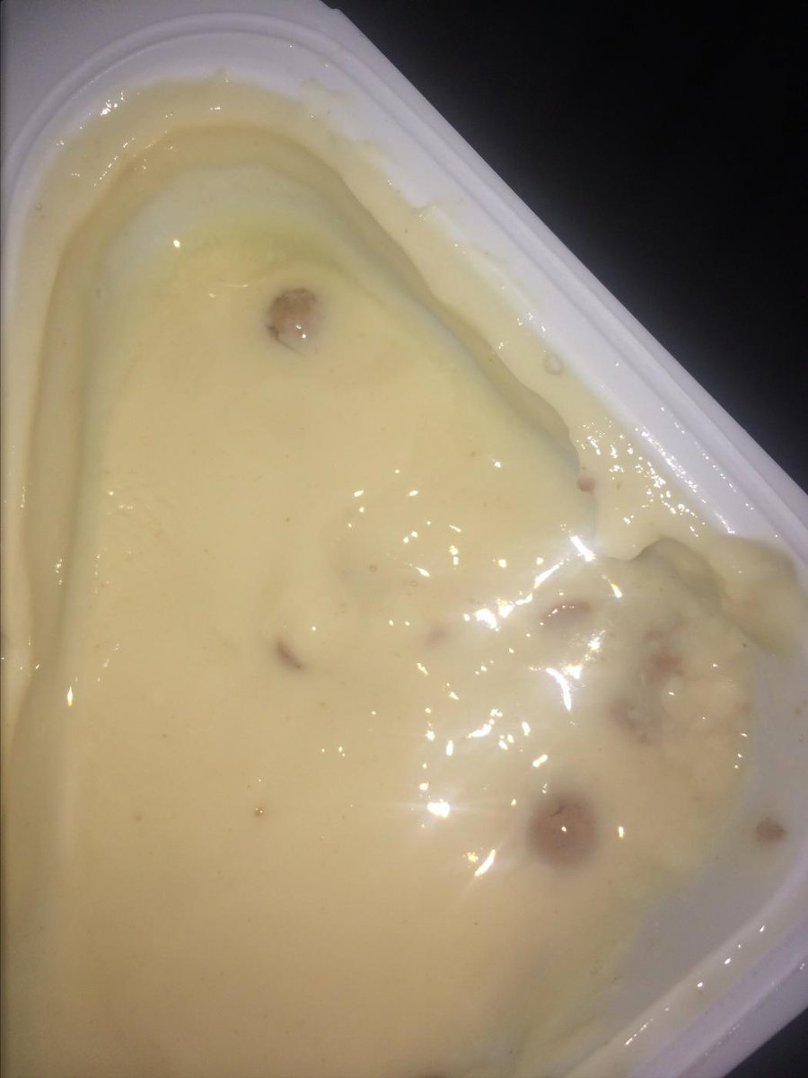 eCustomGraphics's tweet image. @FreshMilkDaily 

Opened my yogurt to find this... The same with another 2 in the pack!

Disgusting.