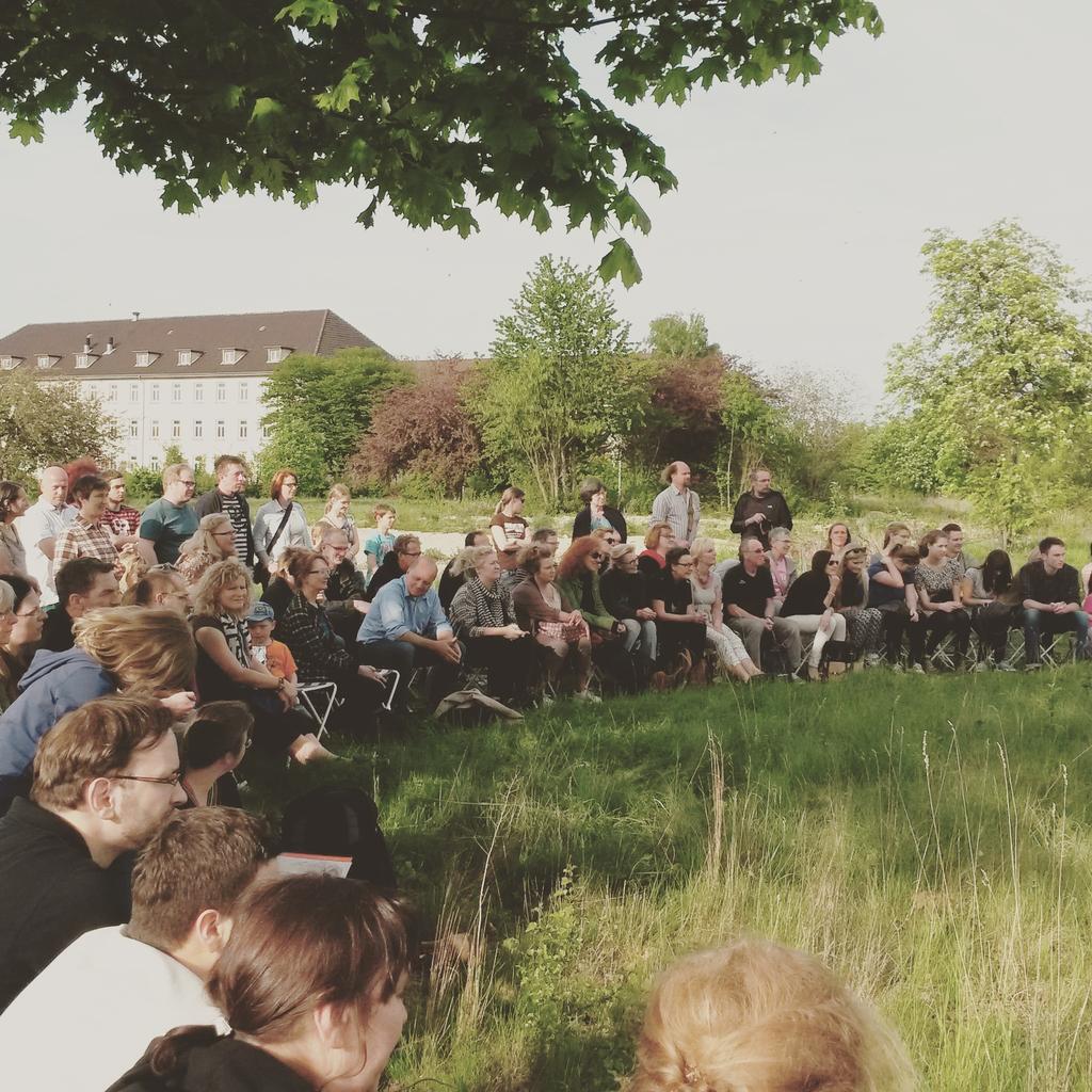 ch_nitschke's tweet photo. Zwei #Theater-Kulturen wollen aufeinander prallen, bäm! #Hildesheim #Heersum #ImNamenderRose #Probenbeginn http://t.co/SYlZsnYAKz